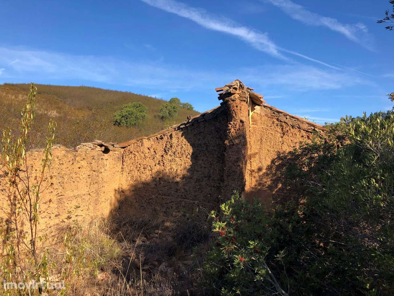 PROPRIEDADE RUSTICA COM RUINA PARA  RECONSTRUÇÃO, BENSAFRIM - Grande imagem: 4/10