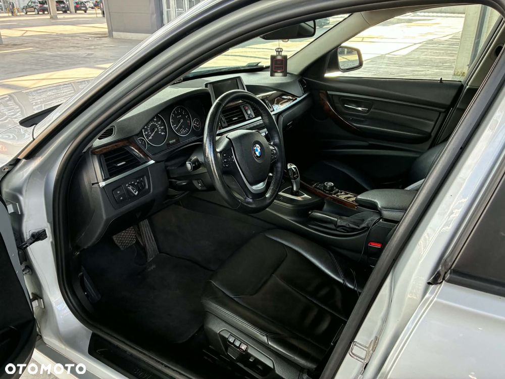 BMW Seria 3 328i xDrive - 7