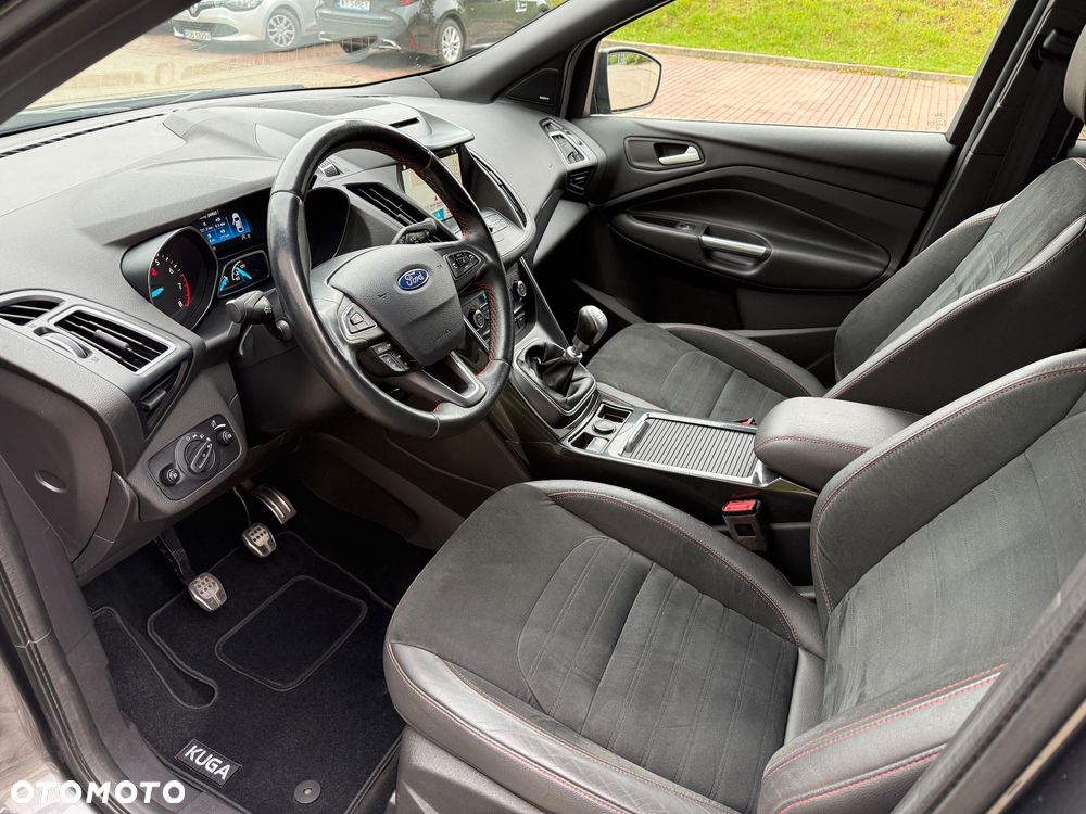 Ford Kuga 1.5 EcoBoost 2x4 ST-Line - 10