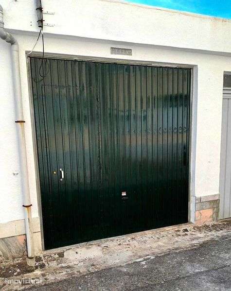 Garagem com porta para a rua - Algueirão - Grande imagem: 3/5