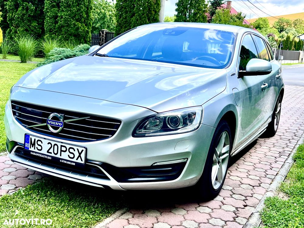 Volvo V60 D6 Plug-In-Hybrid AWD Geartronic Momentum