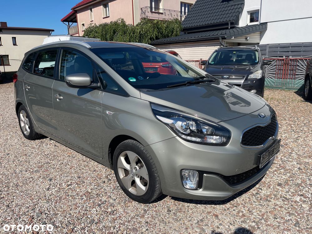 Kia Carens 1.6 GDI Dream Team Edition - 1