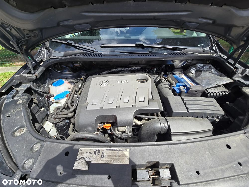 Volkswagen Touran - 5