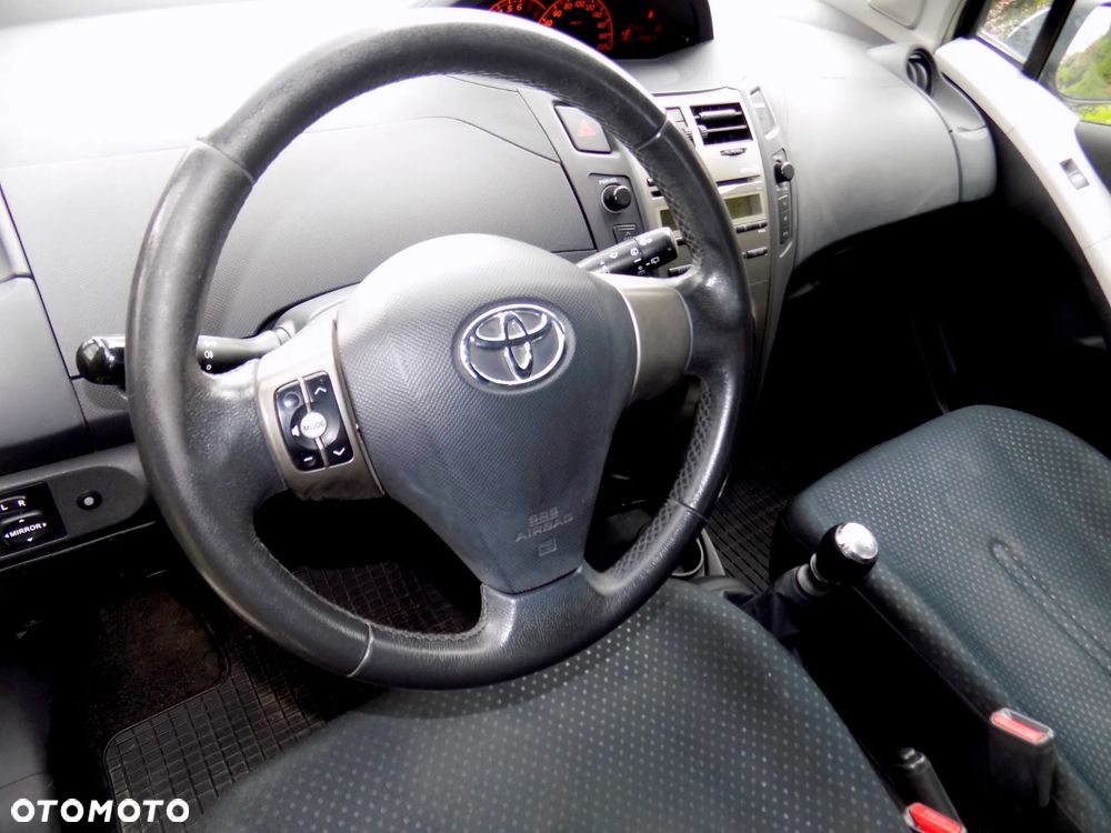 Toyota Yaris 1.33 Sol - 14