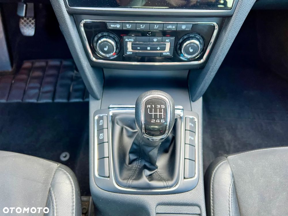Skoda Superb 2.0 TDI Elegance - 11