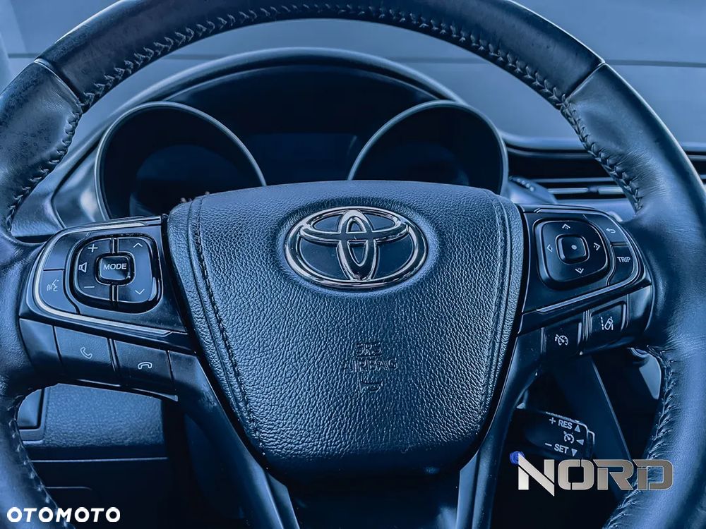 Toyota Avensis 1.8 Premium MS - 15