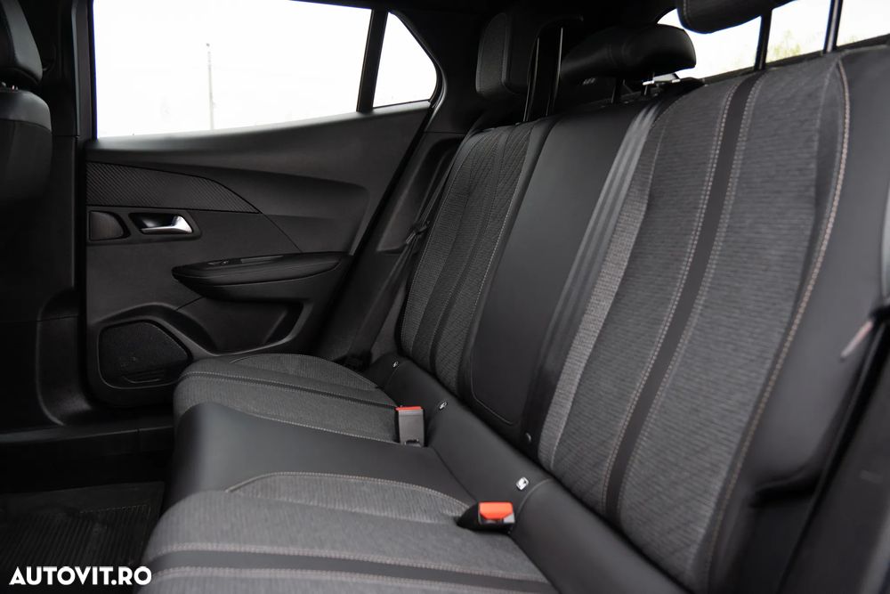 Peugeot 2008 1.2 L PureTech STT EAT8 Allure - 8