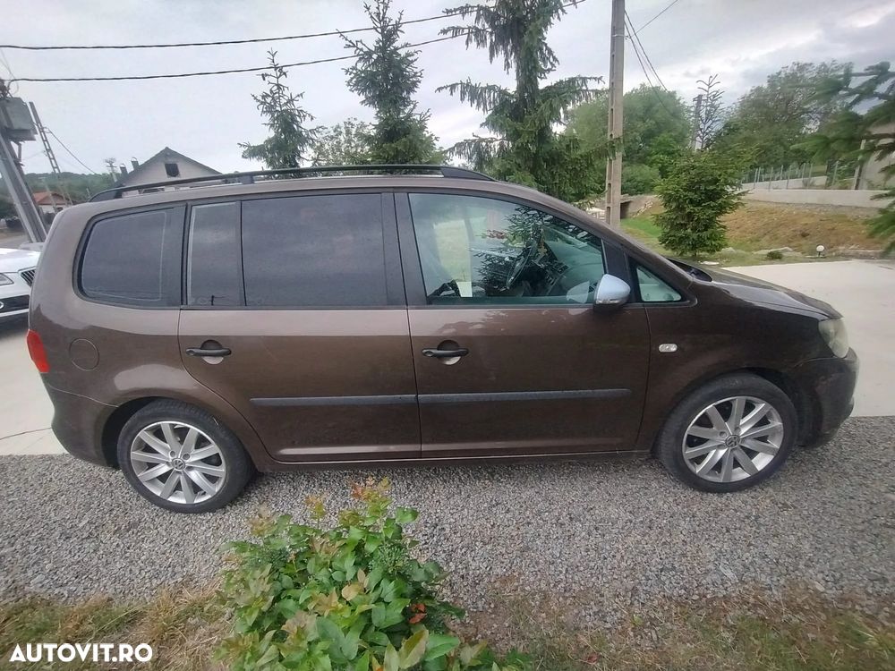 Volkswagen Touran 2.0 TDI DSG Highline - 3