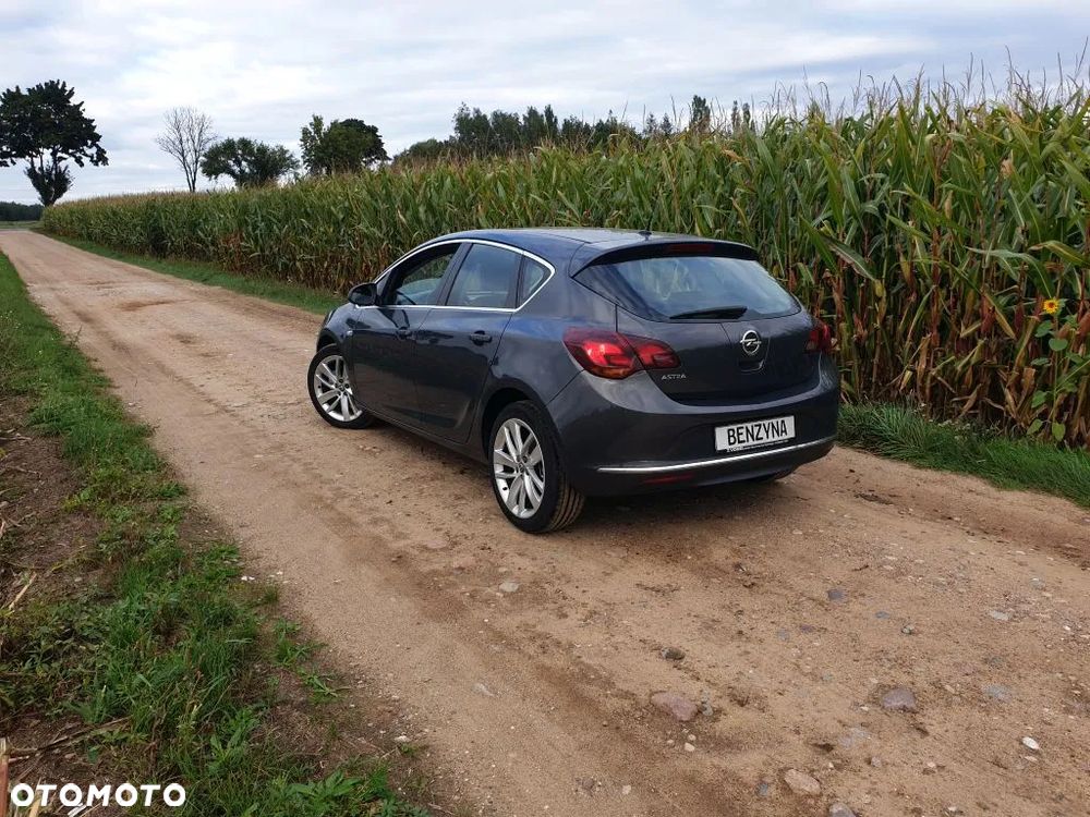 Opel Astra IV 1.4 T Cosmo - 12