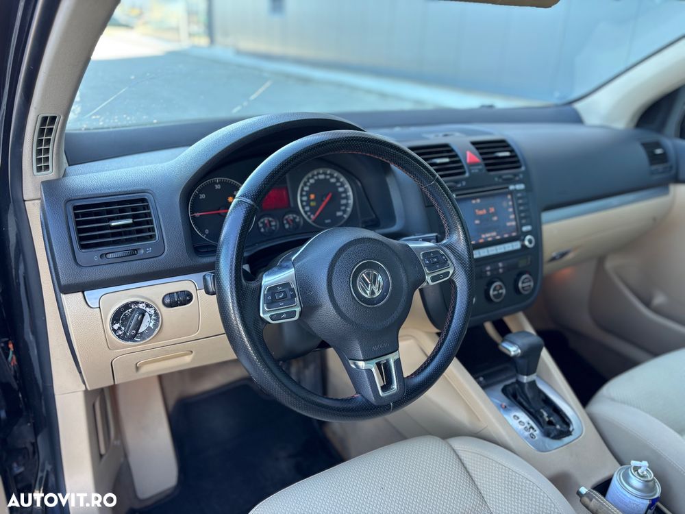 Volkswagen Golf 2.0 TDI Comfortline DSG - 10