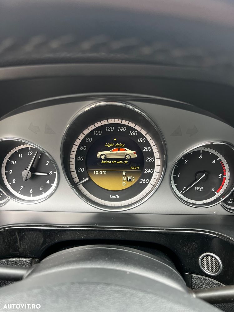 Mercedes-Benz E 220 CDI DPF BlueEFFICIENCY 7G-TRONIC Avantgarde - 26