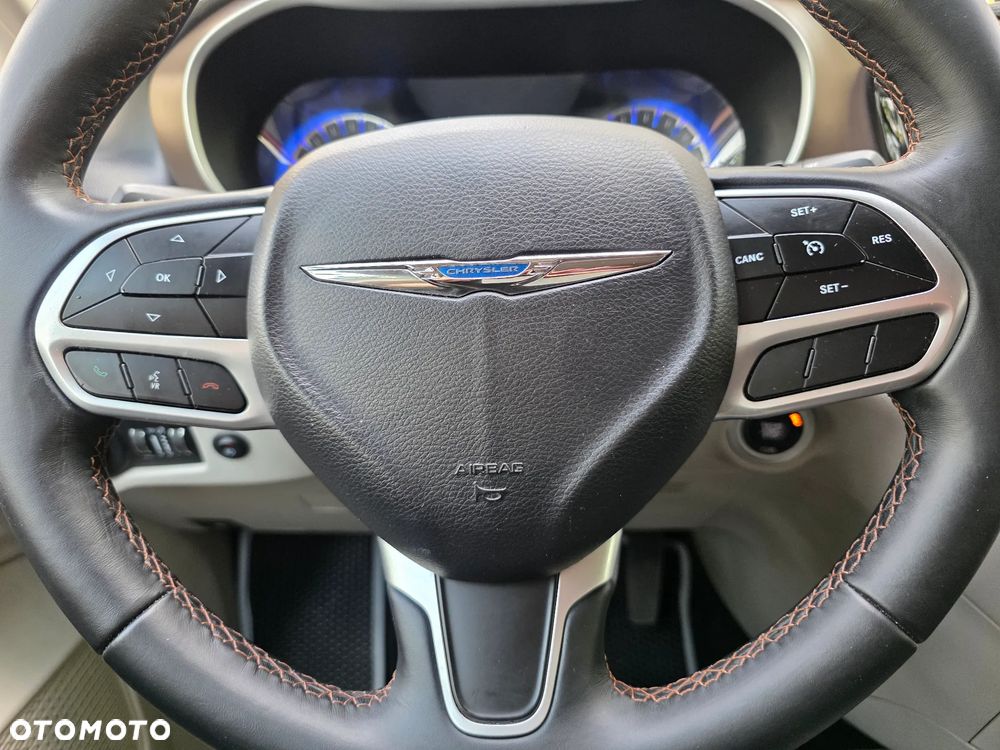 Chrysler Pacifica - 19