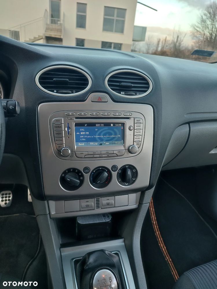 Ford Focus 1.6 Trend EU5 - 18