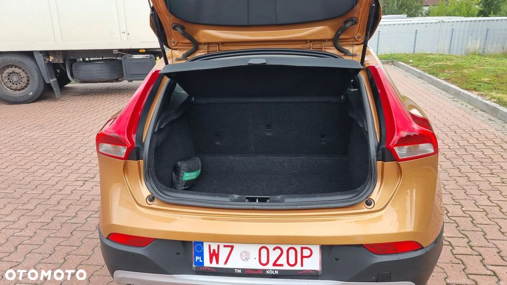 Volvo V40 Cross Country D3 Momentum - 6