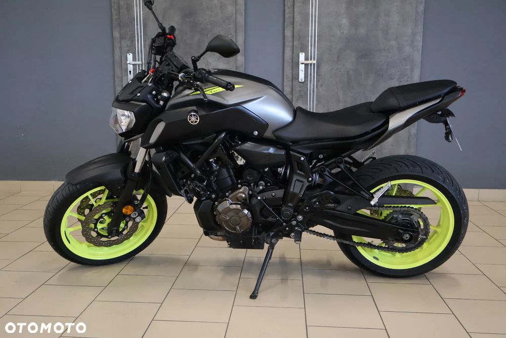 Yamaha MT - 6