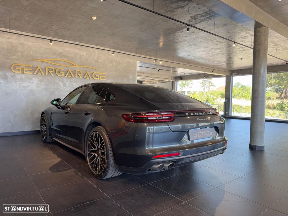 Porsche Panamera 4 S - 12