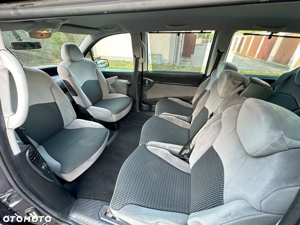 Citroën C8 2.0 16V Style - 11