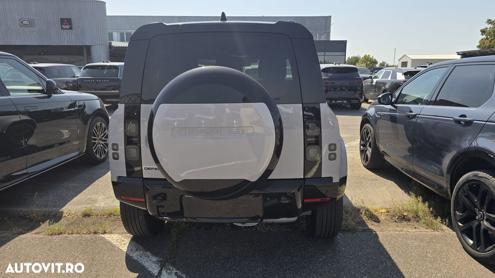 Land Rover Defender - 4