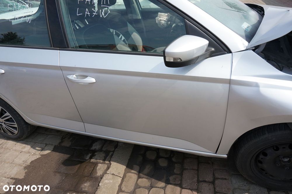 DRZWI PRZEDNIE PRAWE FABIA III NJ3 5D HB LA7W  SREBRNY SKODA 2014-2018 - 4