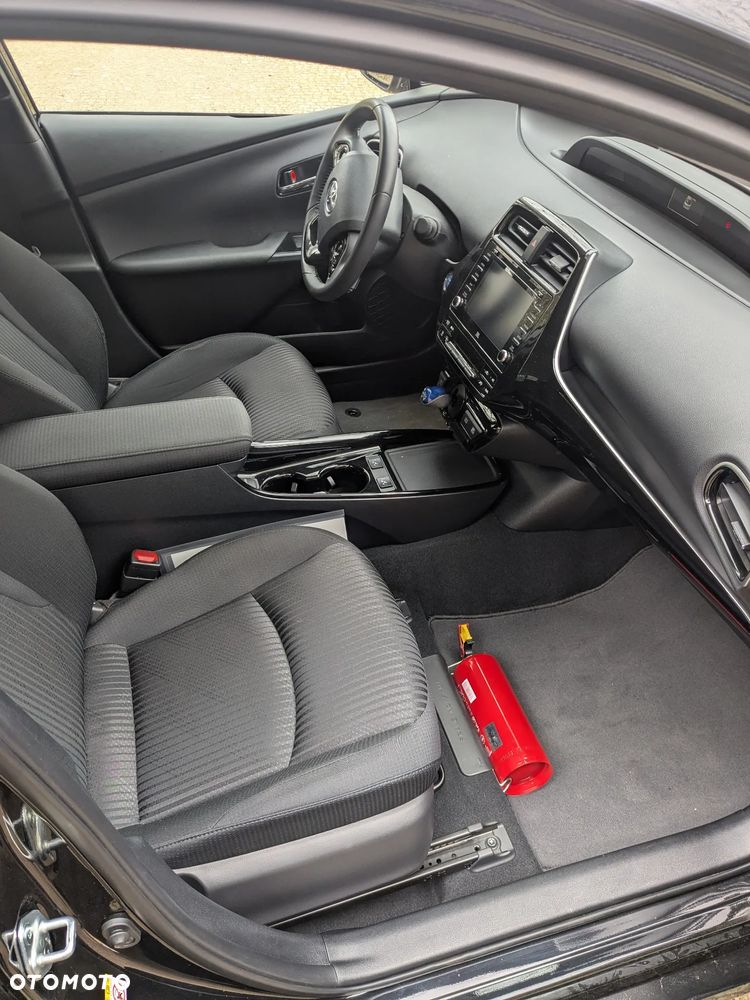 Toyota Prius Hybrid Executive - 12