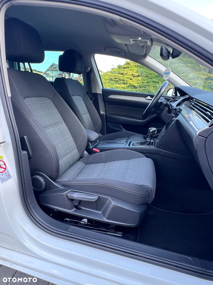 Volkswagen Passat - 20