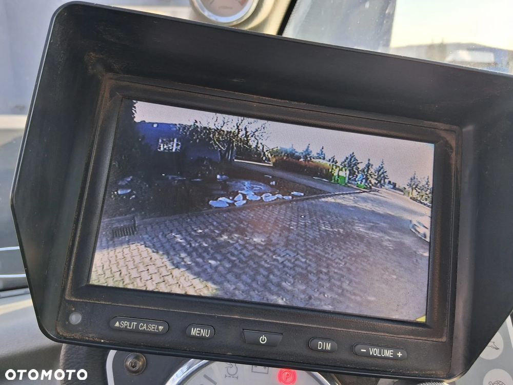 Claas SCORPION 7050 - 3