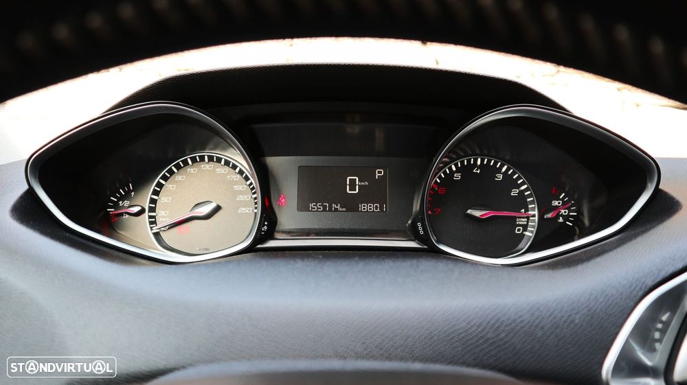 Peugeot 308 1.2 PureTech Allure EAT6 - 22