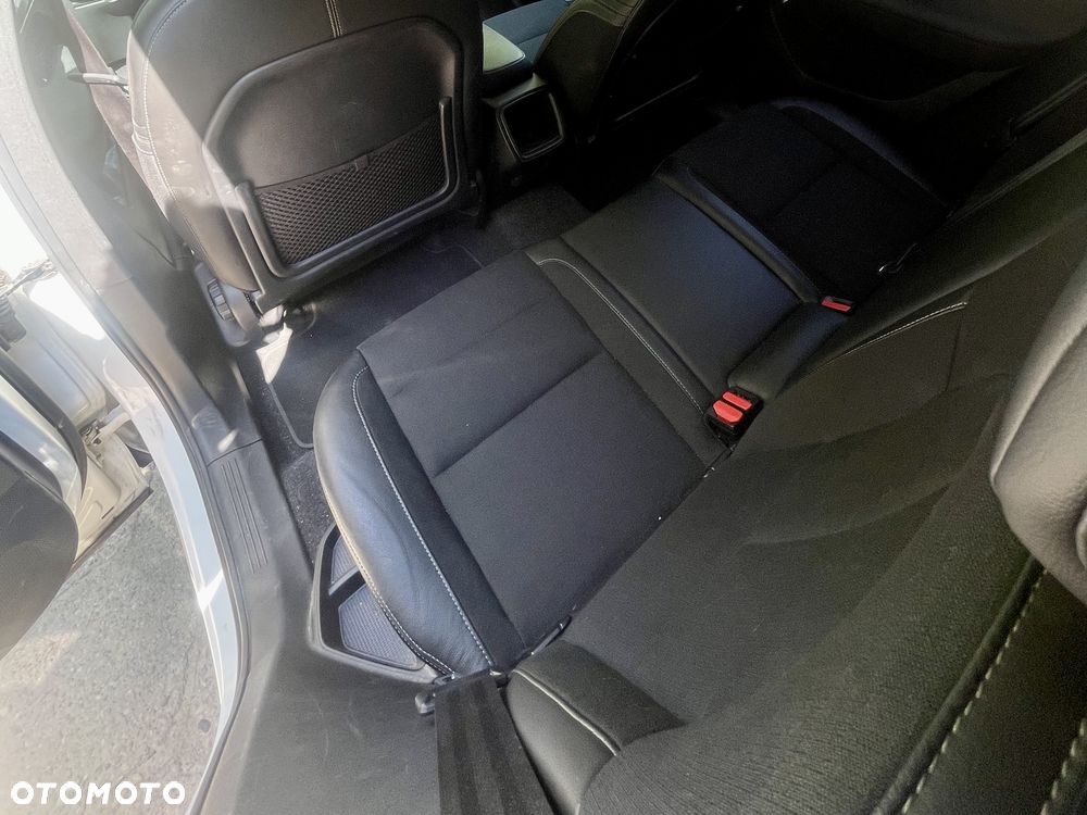 Volvo XC 40 D4 AWD Momentum Pro - 17