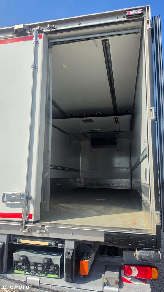 Iveco Eurocargo 160e25  Chłodnia 18epal  Winda  carrier1150 supra - 7
