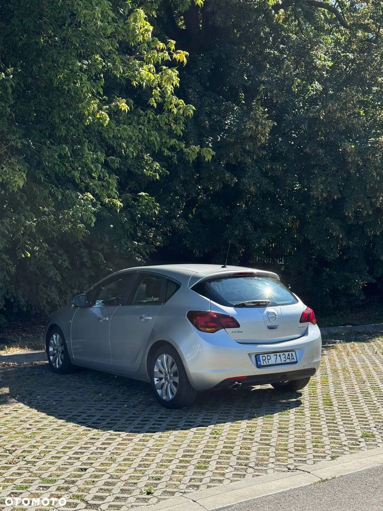 Opel Astra 1.4 Turbo - 11