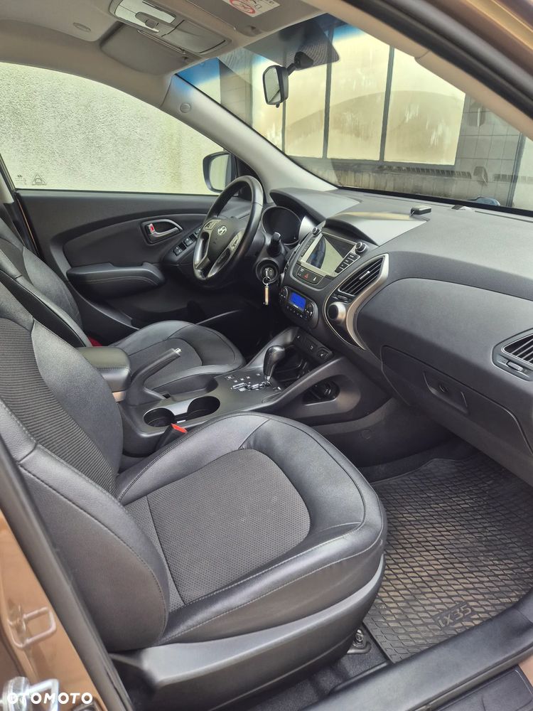 Hyundai ix35 2.0 CRDi 4WD Automatik Fifa World Cup Gold Edition - 12