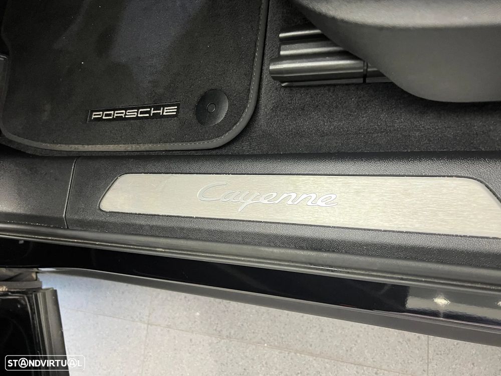 Porsche Cayenne - 26