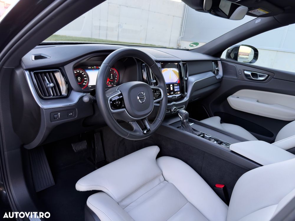 Volvo XC 60 D4 Geartronic Momentum Pro - 17