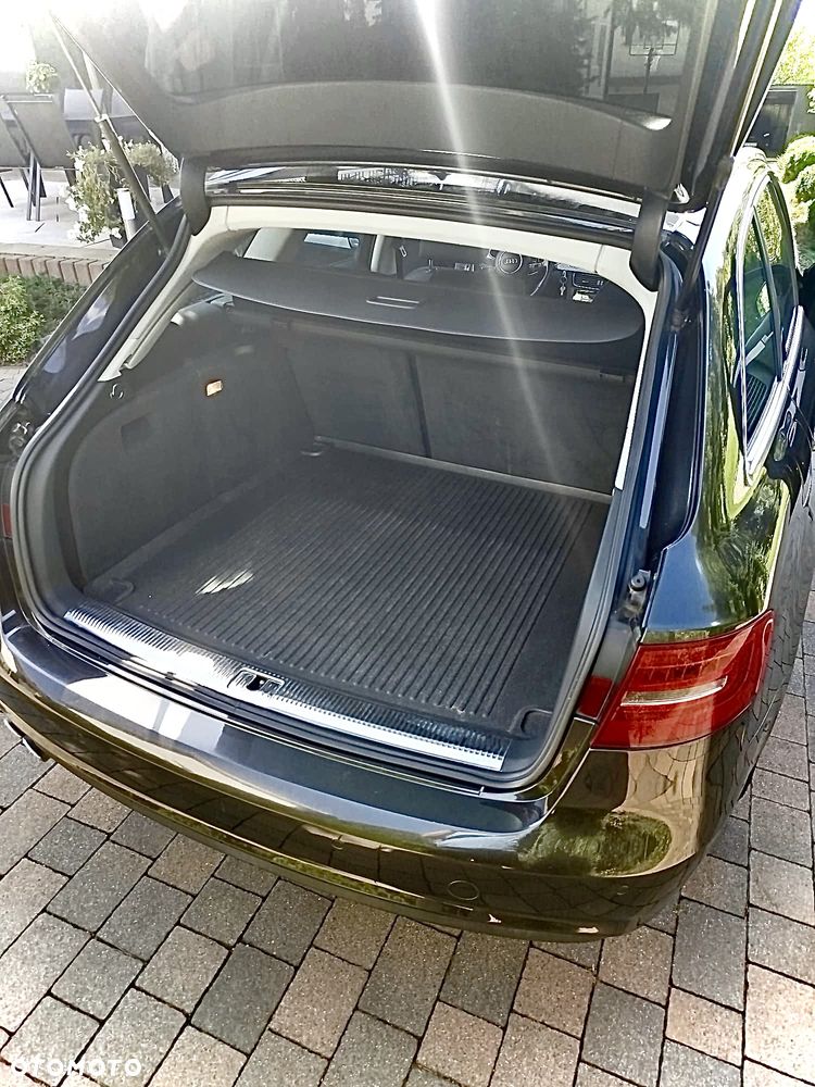 Audi A4 Avant 2.0 TDI Limited Edition - 9