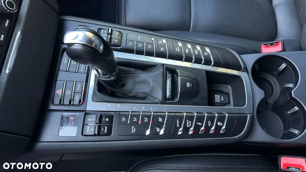 Porsche Macan - 11