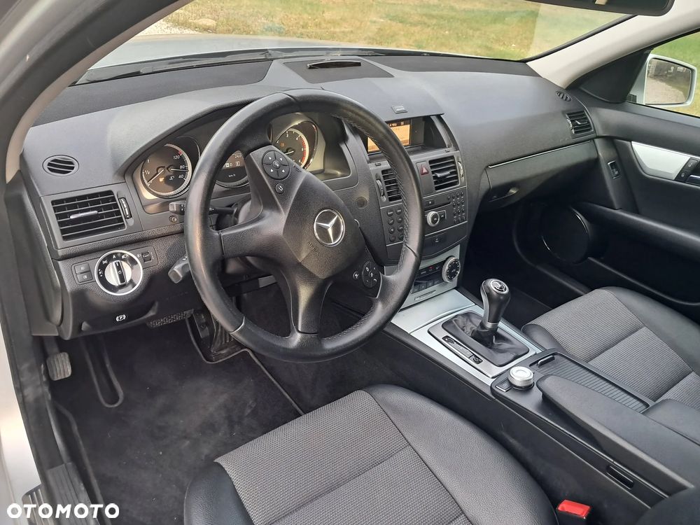Mercedes-Benz Klasa C 200 CDI DPF Automatik BlueEFFICIENCY Avantgarde - 13