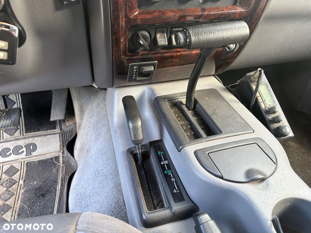 Jeep Cherokee 4.0 Limited - 11
