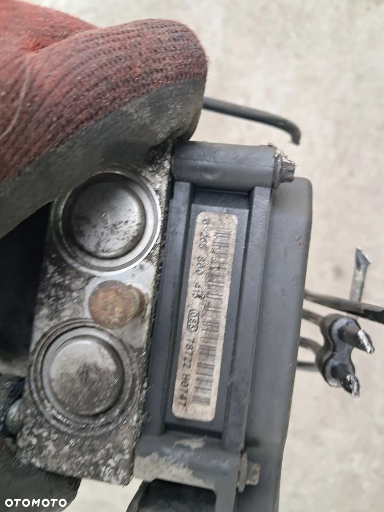 Citroen Berlingo II 1.6 HDI Pompa hamulcowa