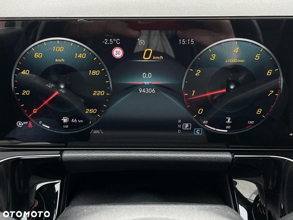 Mercedes-Benz GLA - 23