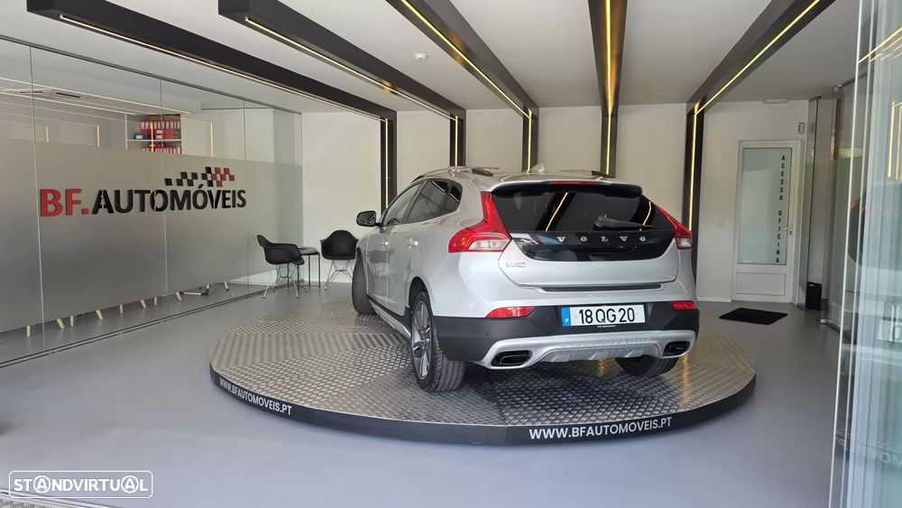 Volvo V40 Cross Country 1.6 D2 Summum - 18
