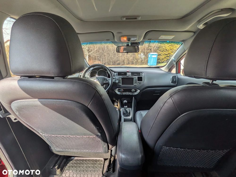 Kia Rio - 11
