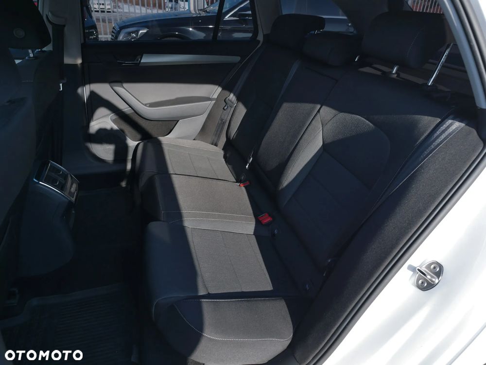 Skoda Superb 2.0 TDI Ambition DSG7 - 25