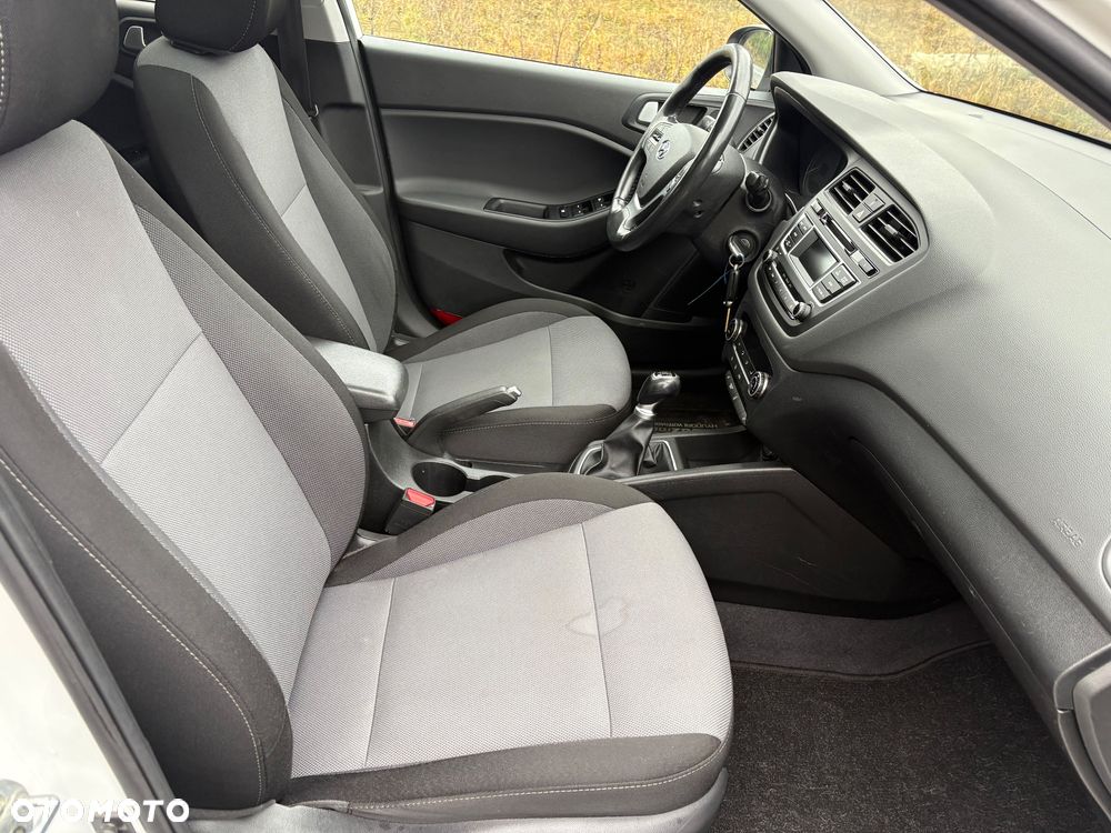 Hyundai i20 1.2 Intro Edition - 10