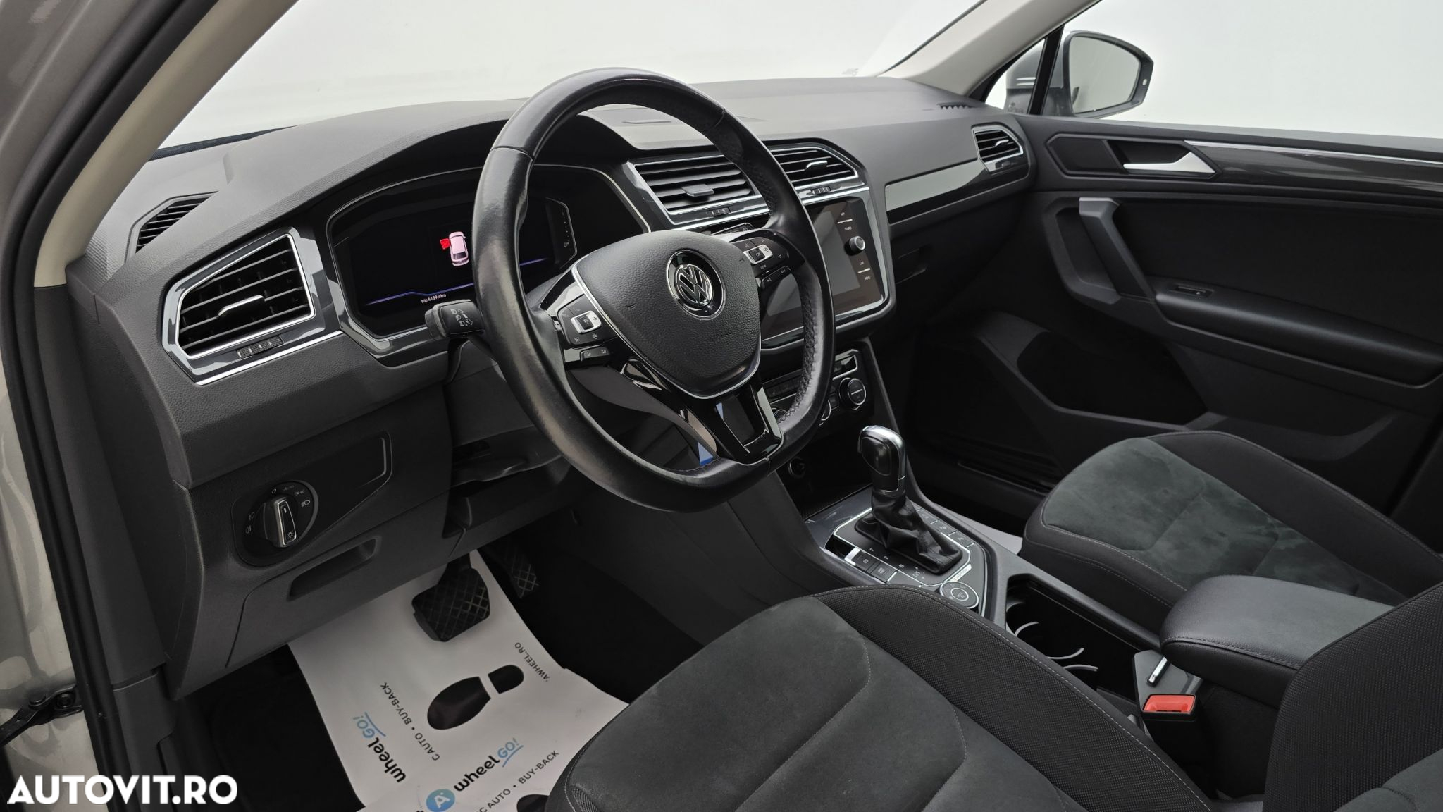Volkswagen Tiguan - 13