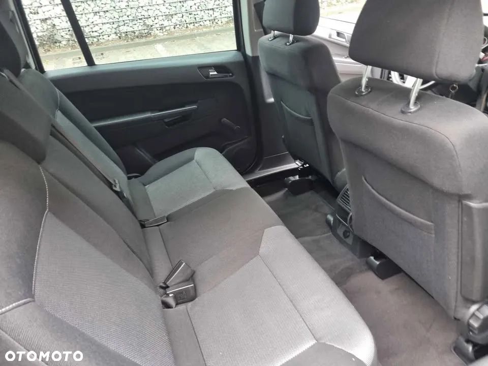 Opel Zafira - 17