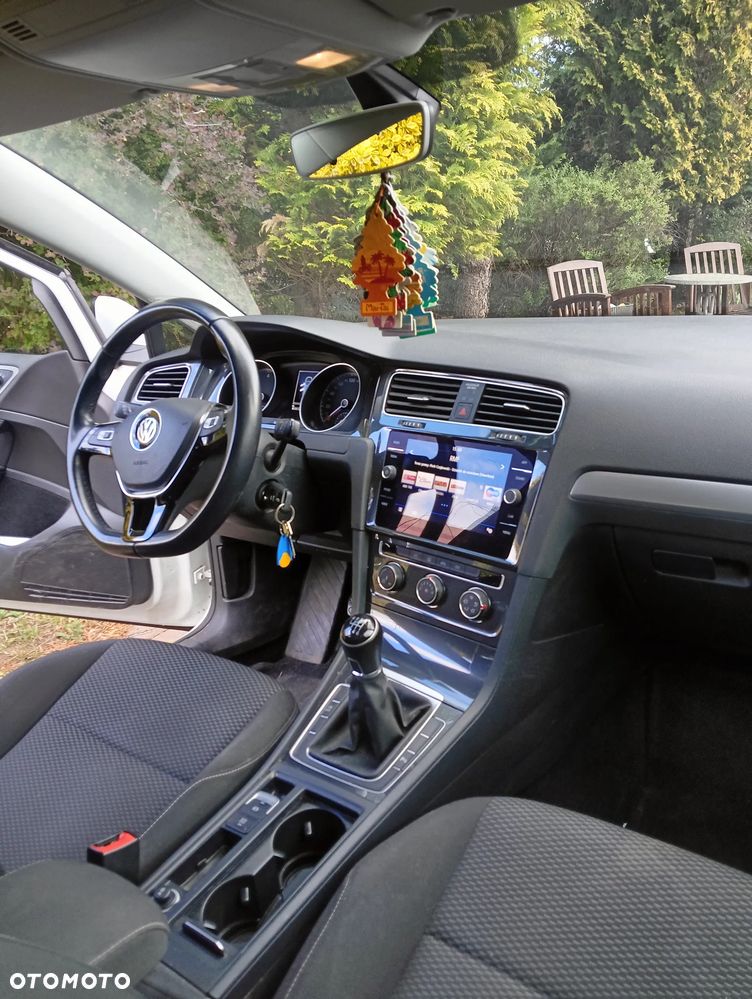 Volkswagen Golf ver-1-0-tsi-comfortline - 3