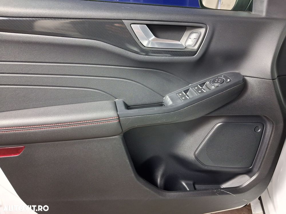 Ford Kuga - 10