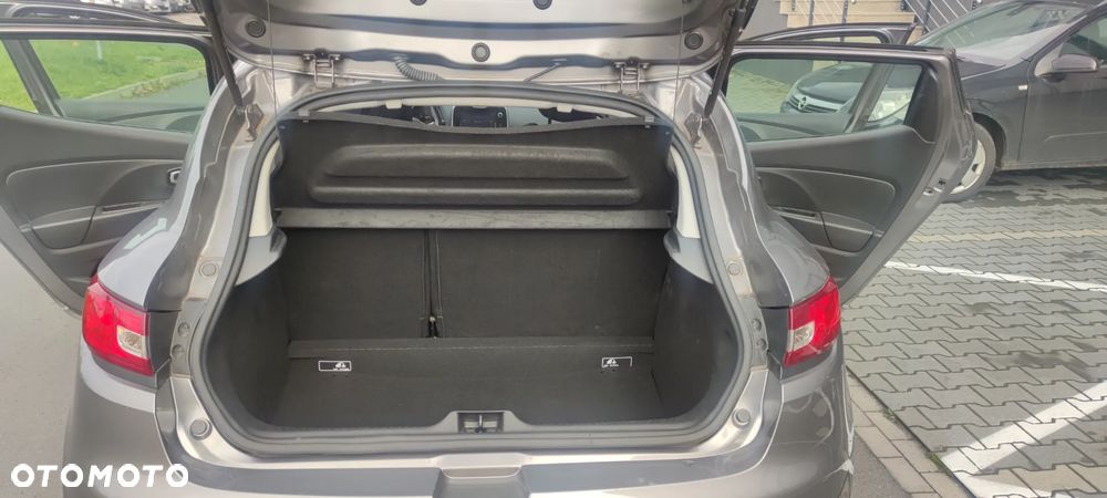 Renault Clio 1.2 16V Life - 10