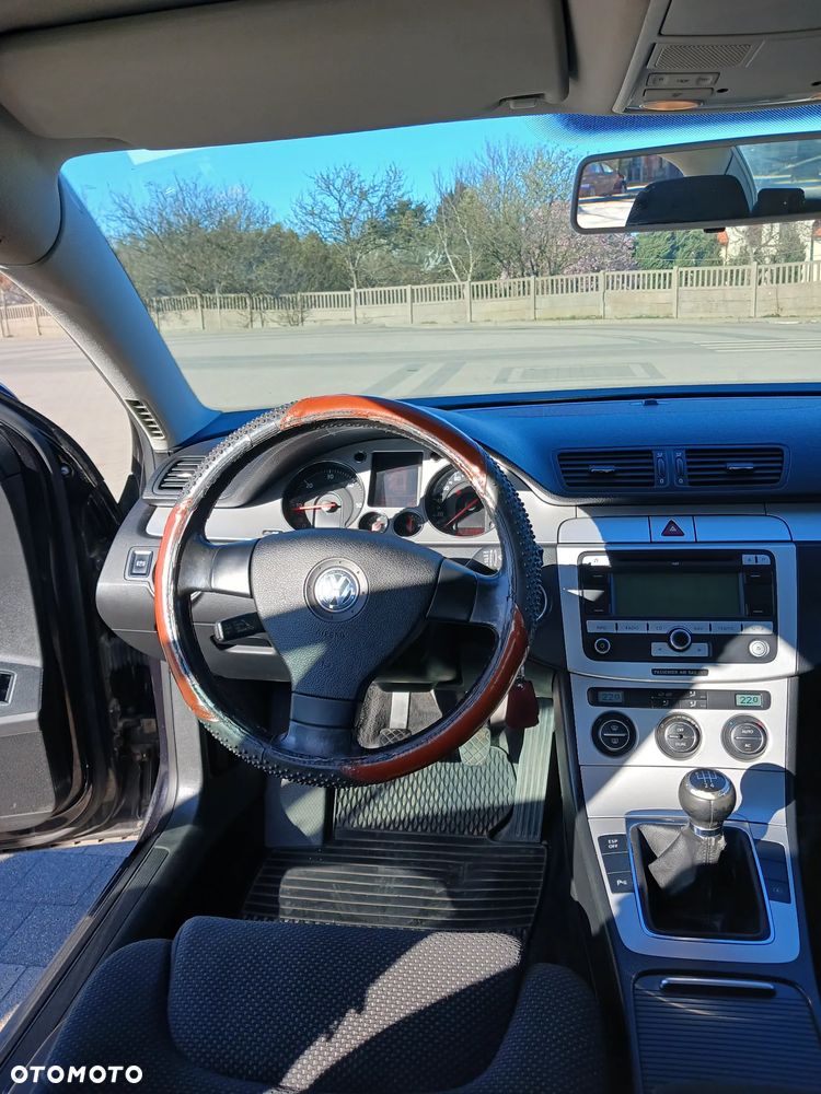 Volkswagen Passat - 8