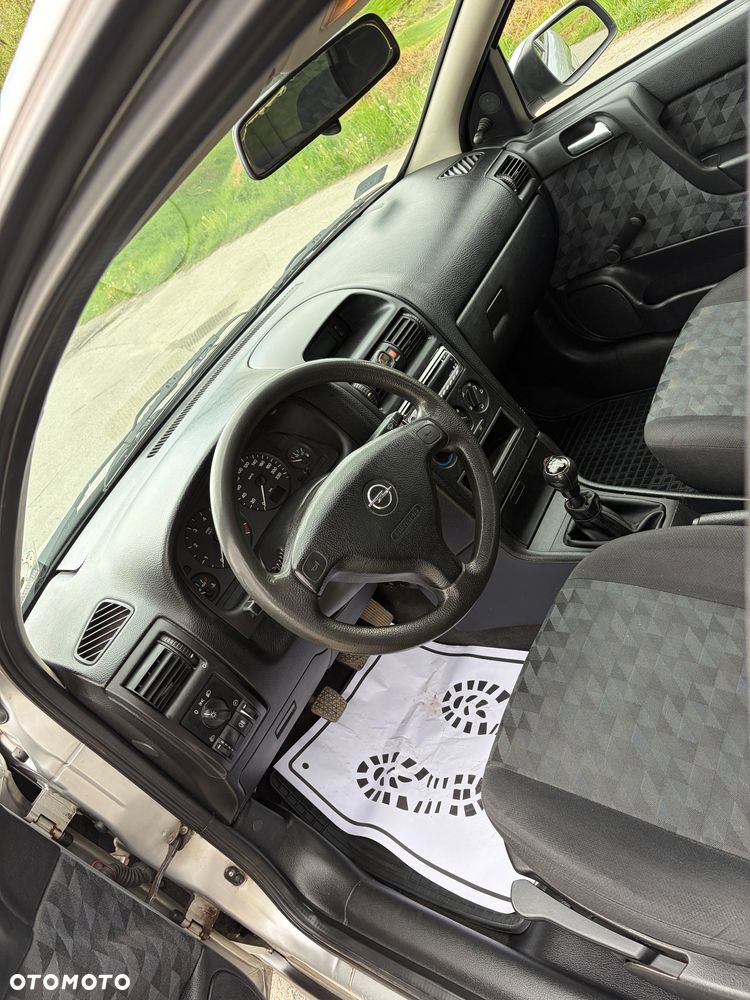 Opel Astra - 13